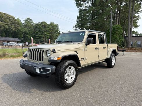 Used 2020 Jeep Gladiator Sport w/ Quick Order Package 24S AWD/4WD image 1