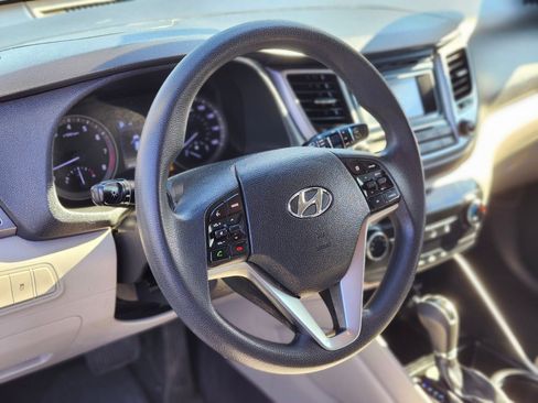 Used 2018 Hyundai Tucson SE w/ Cargo Package image 19