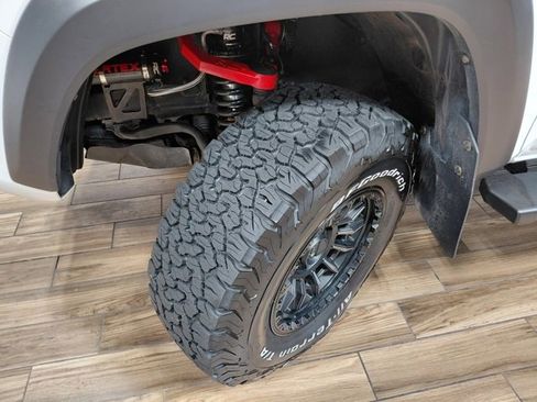 Used 2019 Toyota Tacoma TRD Off-Road image 23