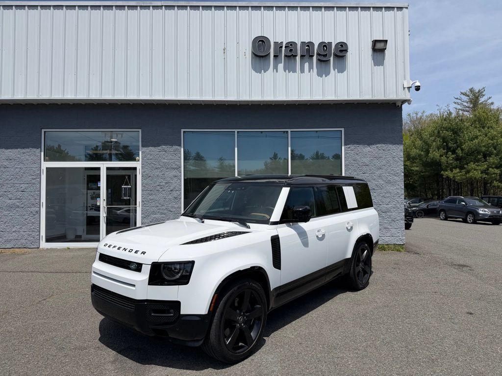 Used 2025 Land Rover Defender 130 X-Dynamic SE AWD/4WD image 1
