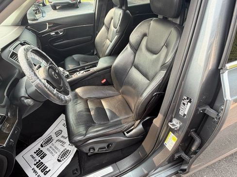 Used 2018 Volvo XC90 T6 Momentum w/ Convenience Package AWD/4WD image 11