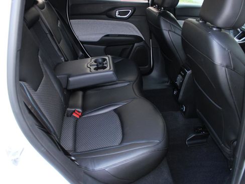 Used 2024 Jeep Compass Latitude AWD/4WD image 24