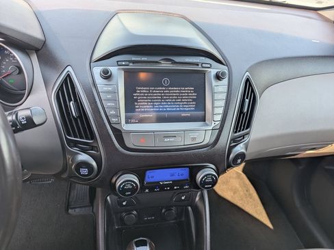 Used 2014 Hyundai Tucson Limited w/ Technology Package 02 FWD image 17
