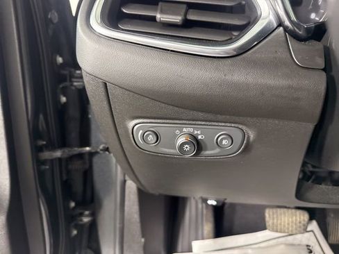 Used 2020 Chevrolet Equinox LT w/ Sport Edition image 33