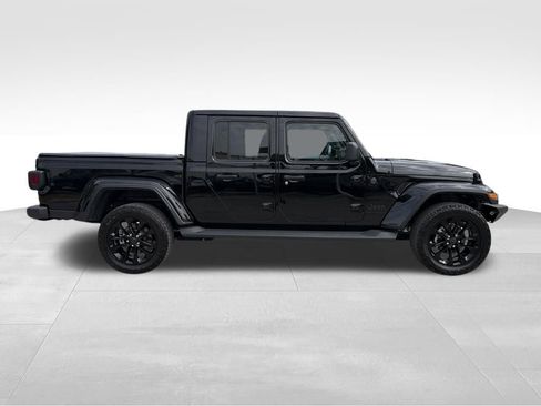 Used 2024 Jeep Gladiator Sport image 8