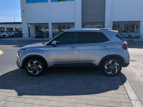 Used 2023 Hyundai Venue SEL image 6