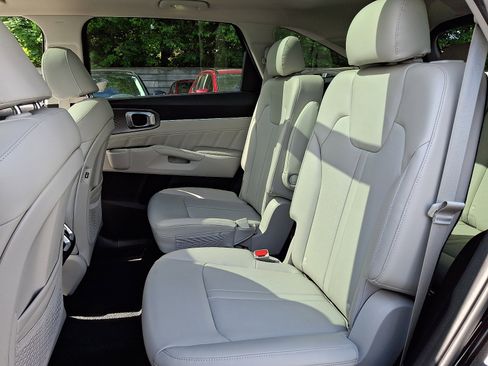 Certified 2022 Kia Sorento SX AWD/4WD image 9