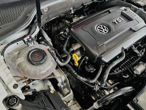 Used 2021 Volkswagen GTI Autobahn FWD image 21