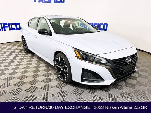 Used 2023 Nissan Altima 2.5 SR FWD image 1