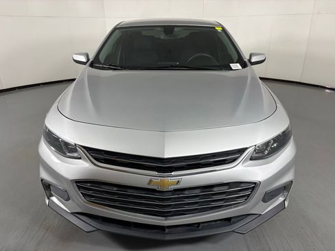 Used 2018 Chevrolet Malibu LT FWD image 3