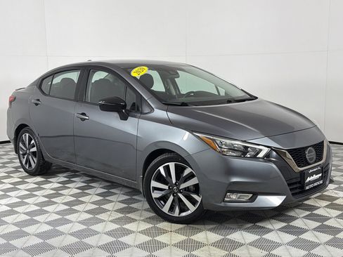 Used 2020 Nissan Versa SR w/ Convenience Package image 2