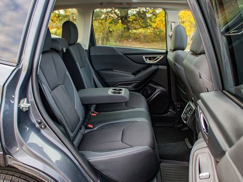 Used 2020 Subaru Forester Premium image 19