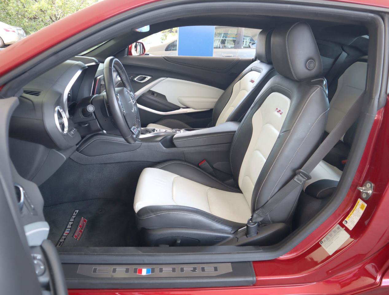 Used 2018 Chevrolet Camaro SS RWD image 13