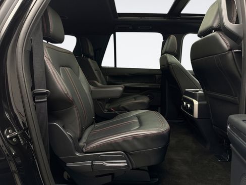 Used 2022 Ford Expedition Max Limited image 21