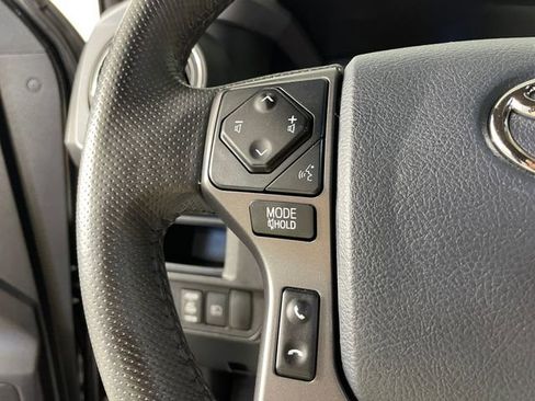 Used 2019 Toyota Tacoma TRD Off-Road w/ Technology Package AWD/4WD image 11