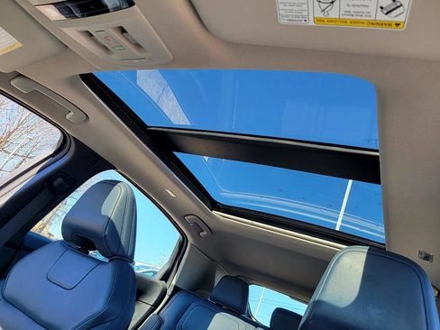 Used 2024 Nissan Ariya AWD image 17