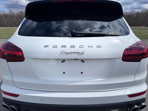Used 2015 Porsche Cayenne S image 14