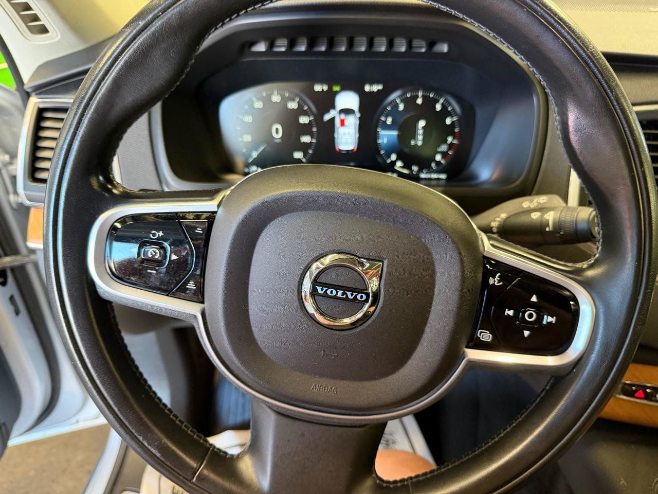Used 2021 Volvo XC90 T6 Momentum w/ Climate Package AWD/4WD image 19