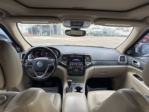 Used 2021 Jeep Grand Cherokee Limited image 12