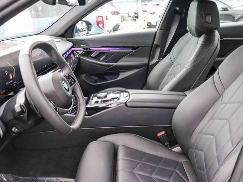 Used 2024 BMW 540i xDrive 540i xDrive w/ Premium Package image 18