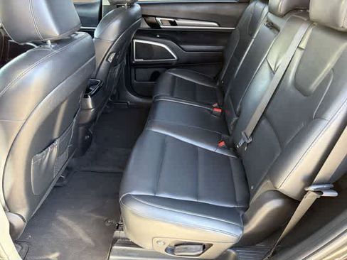 Used 2020 Kia Telluride S w/ S 8 Passenger Seating Package image 18