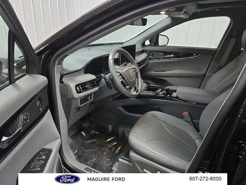 Used 2023 Lincoln Nautilus Reserve w/ Equipment Group 201A AWD/4WD image 32