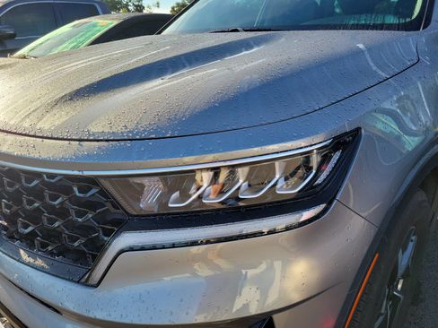 Used 2024 Kia Sorento EX FWD image 5