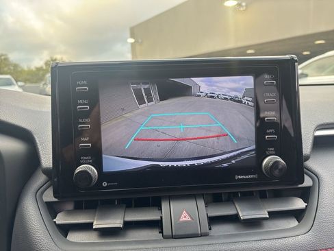 Used 2021 Toyota RAV4 SE w/ Weather & Moonroof Package image 25