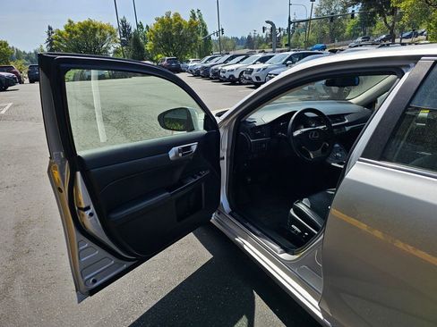 Used 2015 Lexus CT 200h FWD image 18