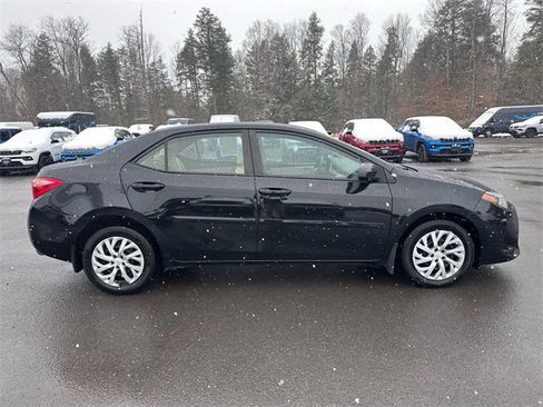 Used 2017 Toyota Corolla L image 6