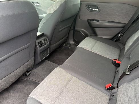 Used 2022 Nissan Rogue SV AWD/4WD image 12