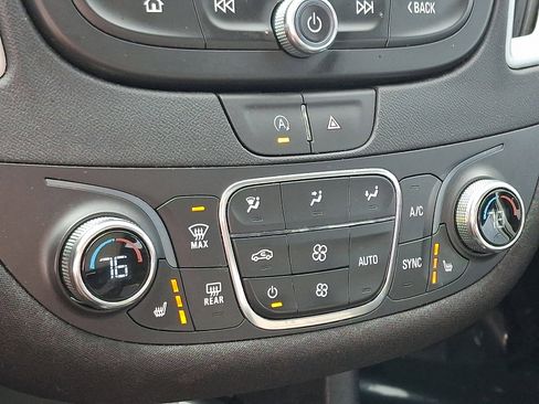 Used 2024 Chevrolet Malibu LT image 16