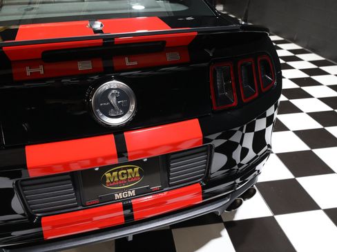 Used 2013 Ford Mustang Shelby GT500 RWD image 23