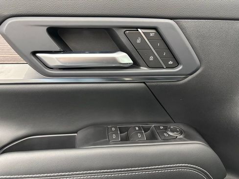 New 2026 GMC Terrain Denali w/ LPO, Floor Liner Package image 18