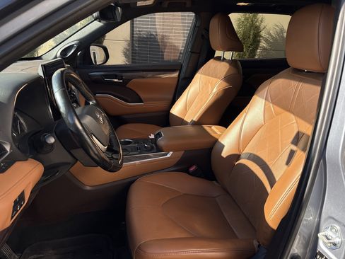 Used 2022 Toyota Highlander Platinum image 15