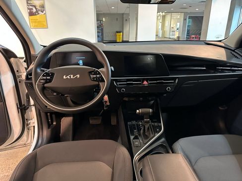 Used 2026 Kia Niro LX FWD image 34