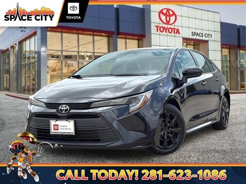 Used 2024 Toyota Corolla LE FWD image 1