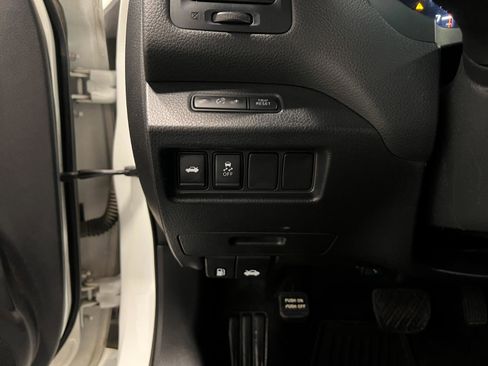 Used 2017 Nissan Altima 2.5 SR w/ LED Appearance Package FWD image 15