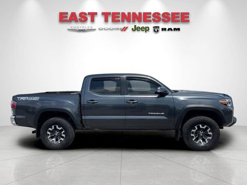 Used 2022 Toyota Tacoma TRD Off-Road AWD/4WD image 2
