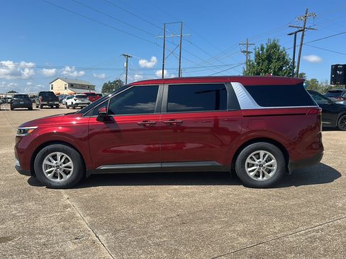 Used 2024 Kia Carnival LX image 5