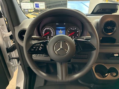 New 2025 Mercedes-Benz Sprinter 2500 image 8