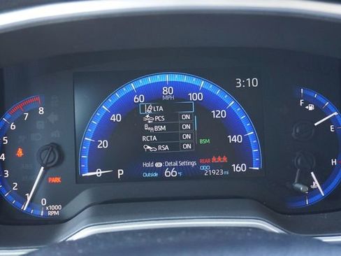 Used 2021 Toyota Corolla XLE image 9