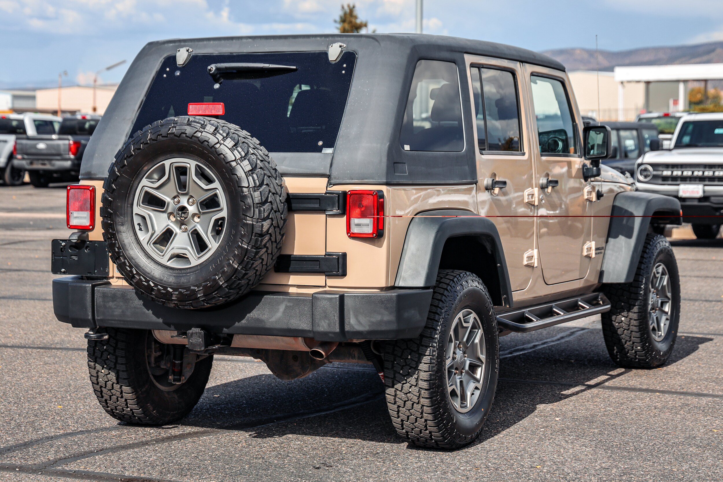 Used 2016 Jeep Wrangler Unlimited Rubicon AWD/4WD image 4