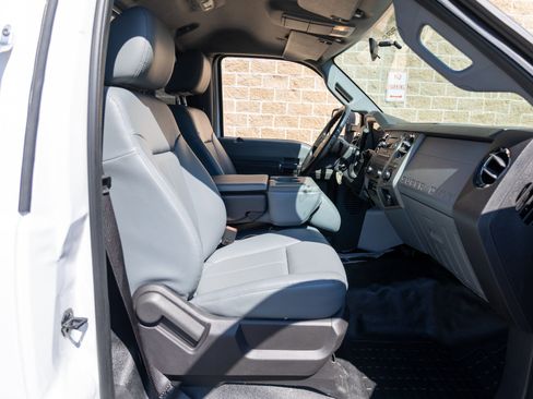 Used 2018 Ford F650 2WD Regular Cab Super Duty image 37