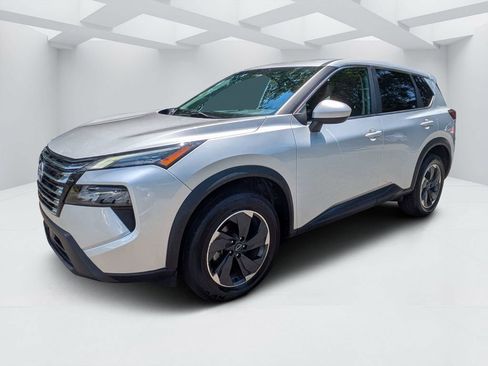 Used 2024 Nissan Rogue SV FWD image 7