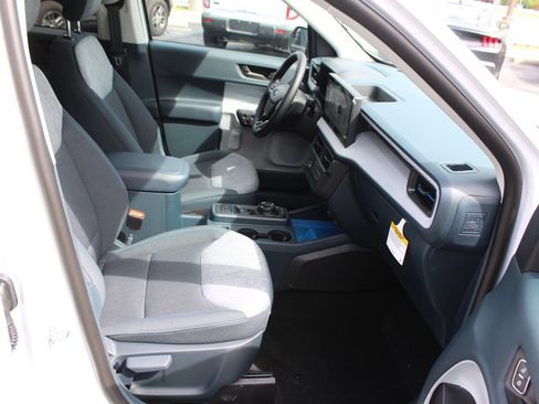 New 2025 Ford Maverick XLT w/ XLT Luxury Package FWD image 12