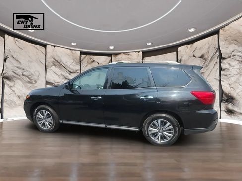 Used 2019 Nissan Pathfinder SL AWD/4WD image 8