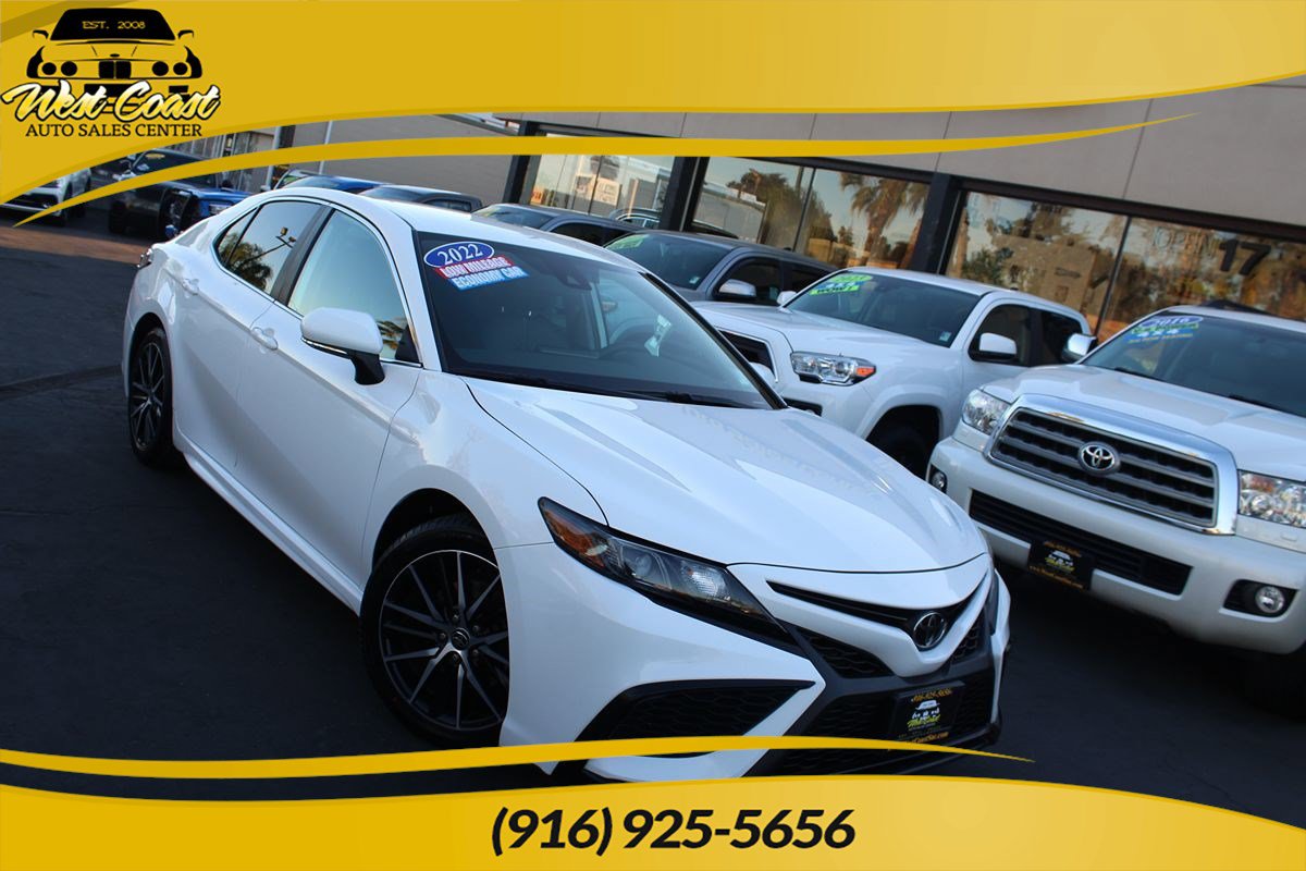 Used 2022 Toyota Camry SE w/ Carpet Mat Package (TMS) FWD image 1