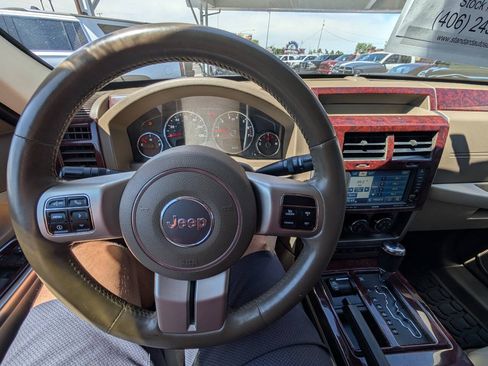 Used 2011 Jeep Liberty Limited w/ Comfort/Convenience Group AWD/4WD image 10