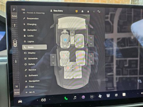 Used 2023 Tesla Model X image 53